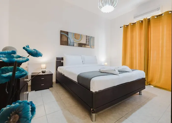 Bugibba Square 3bed By Homely! Сент-Полс-Бей