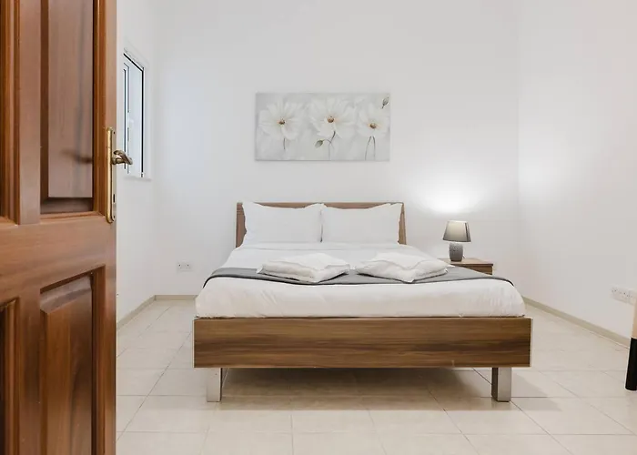 Bugibba Square 3bed By Homely! Сент-Полс-Бей